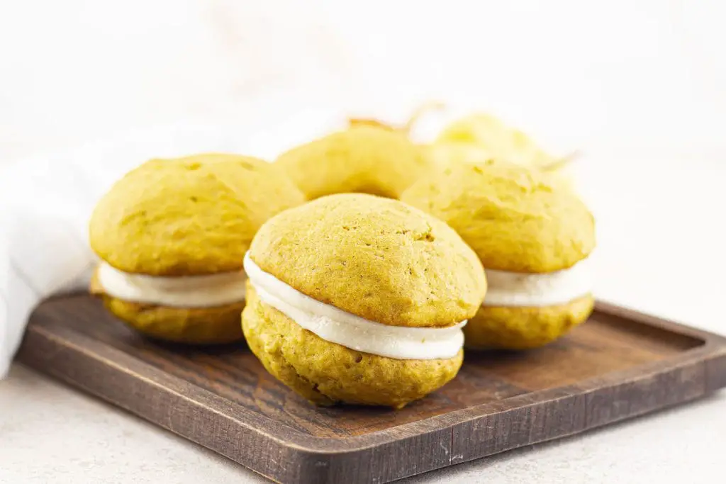 Mini pasteles de calabaza con relleno de malvavisco