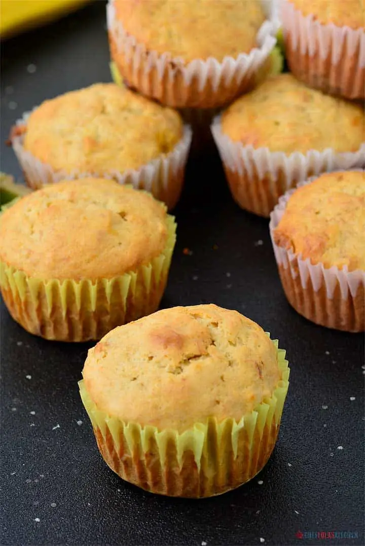 Receta fácil de muffins de plátano húmedos