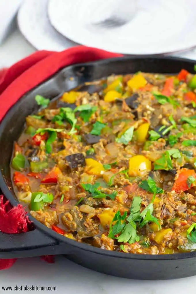 Guiso con pimientos, tomates y berenjenas