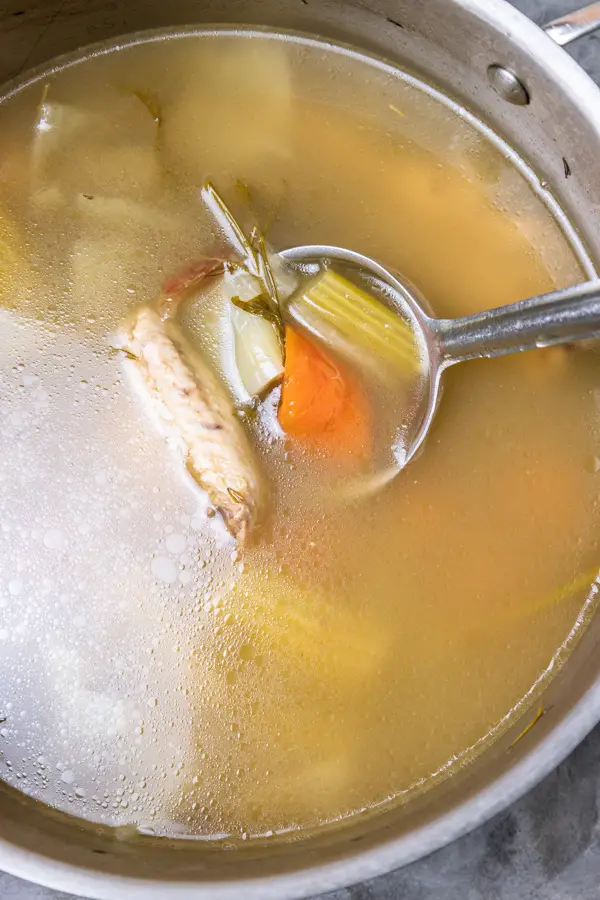 Receta rápida de caldo de pollo