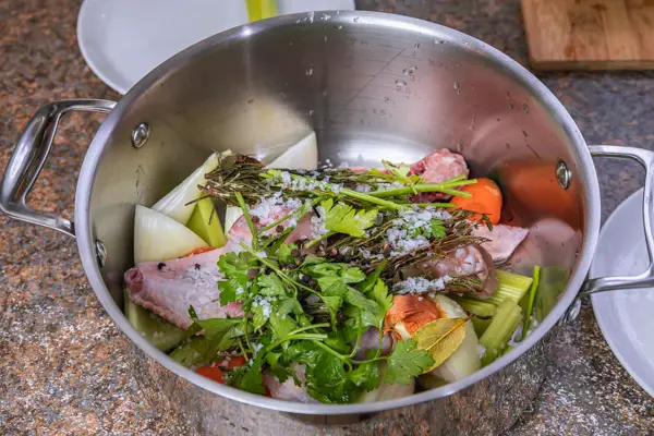 Receta rápida de caldo de pollo