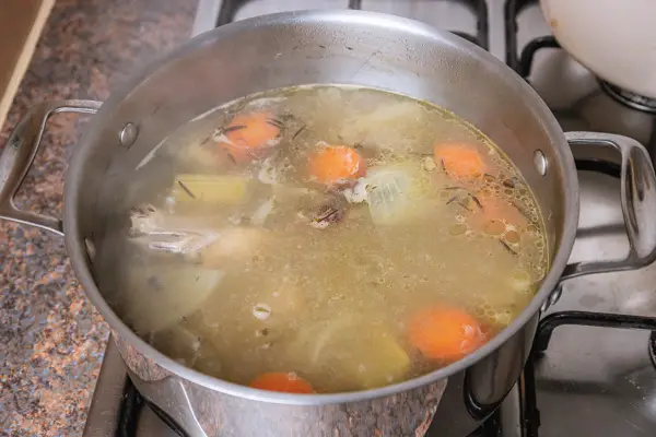 Receta rápida de caldo de pollo