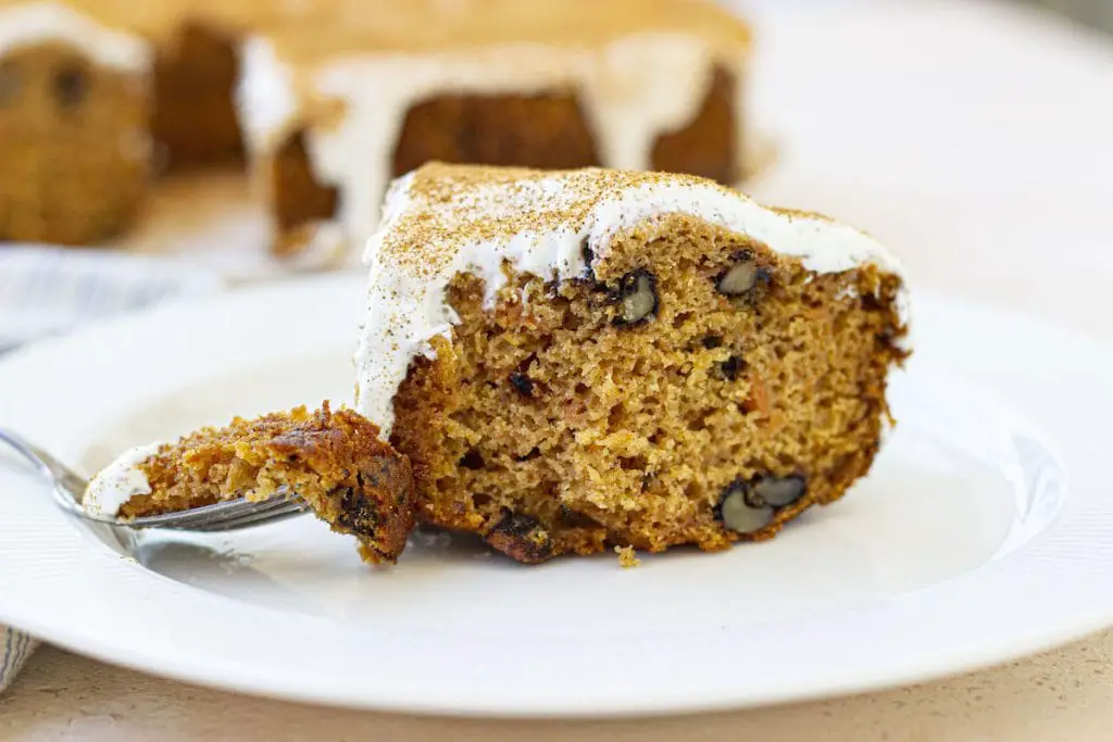 Bundt cake de boniato con glaseado de queso crema