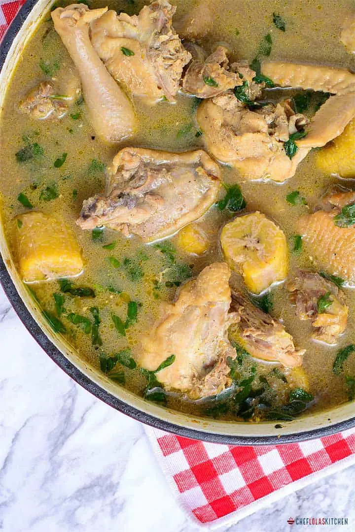 Sopa africana fácil de pollo y pimientos