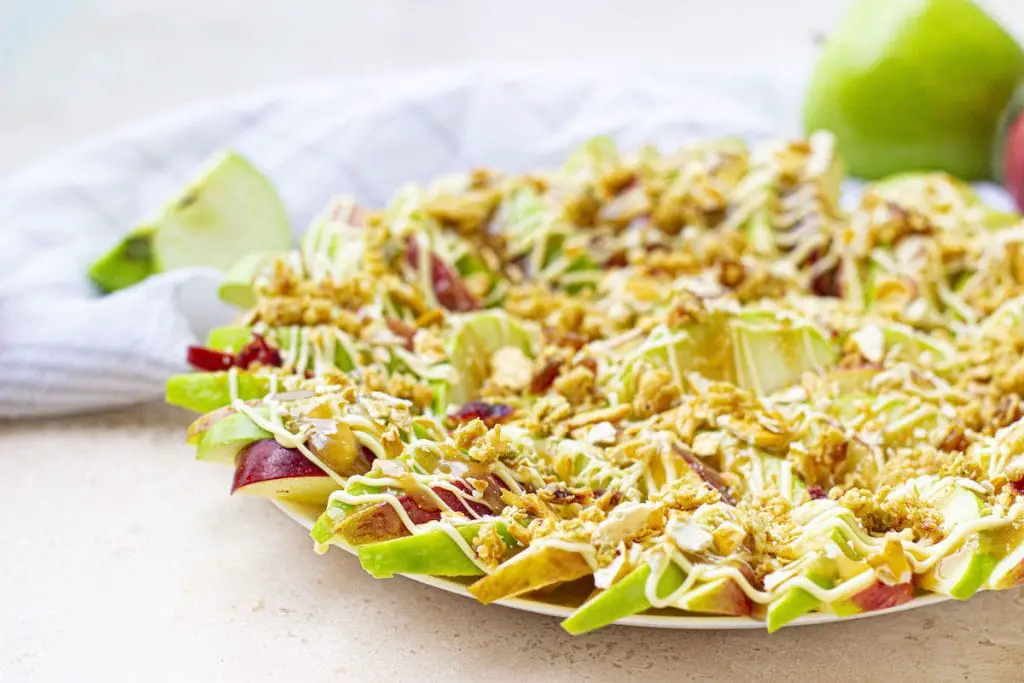 Nachos de manzana y caramelo