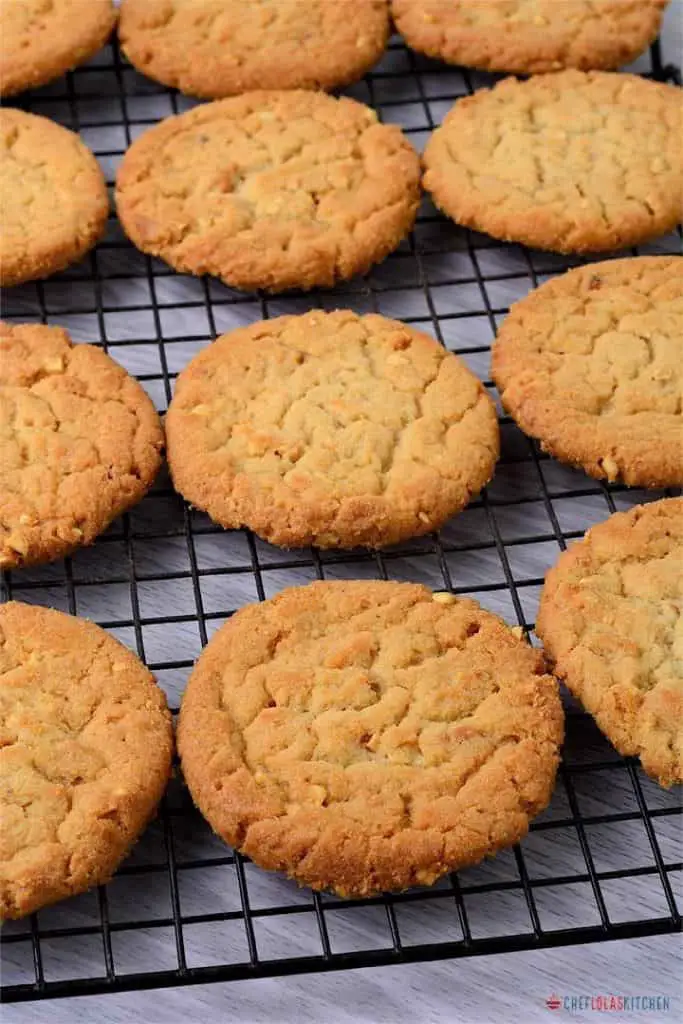 Galletas de mantequilla de maní: ¡suaves, masticables y crujientes por encima!