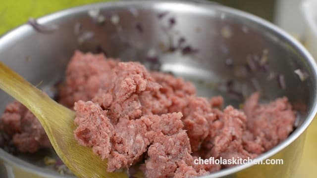 Pastel de carne de trigo simple (pastel de ternera)