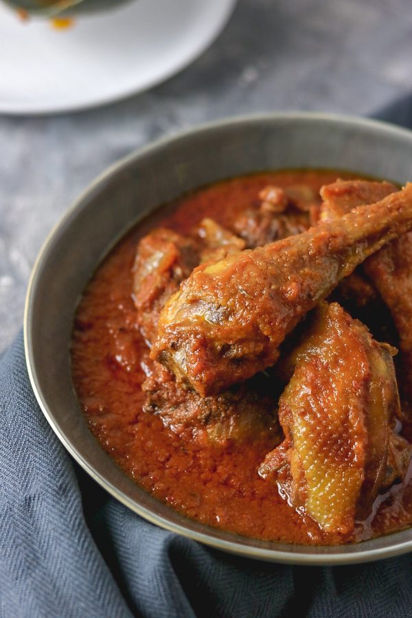 Estofado de pollo nigeriano