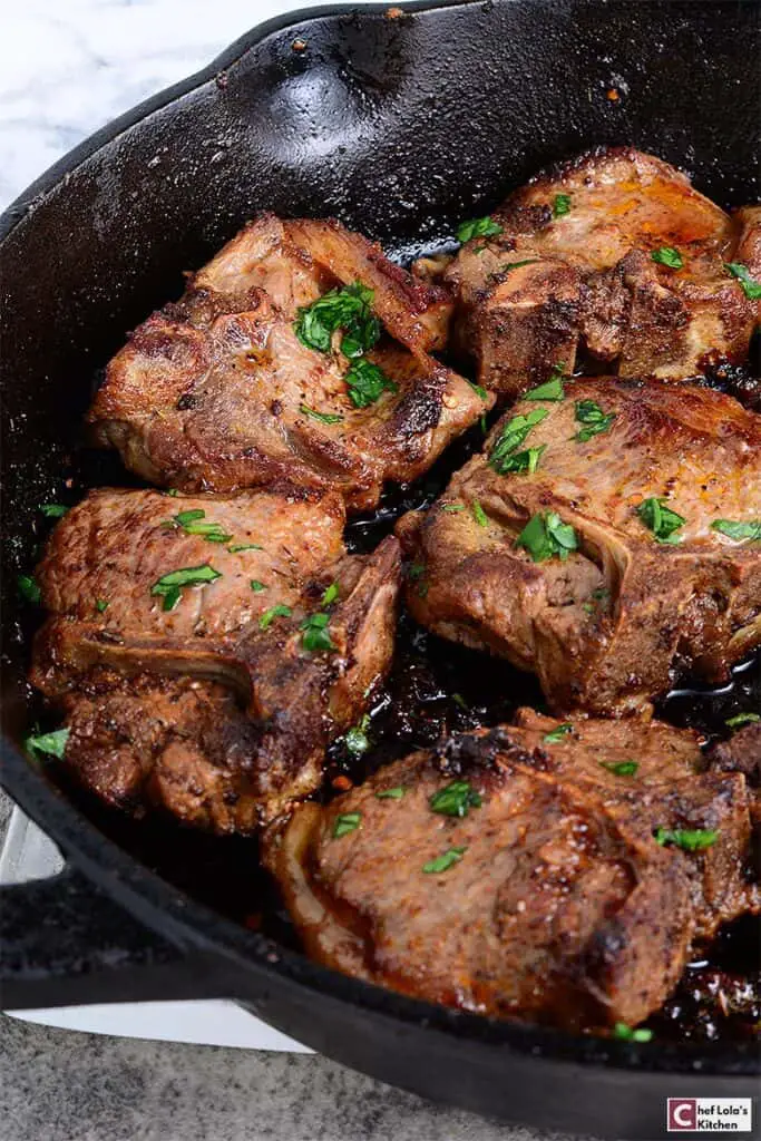 Chuletas de cordero fritas: tiernas y jugosas