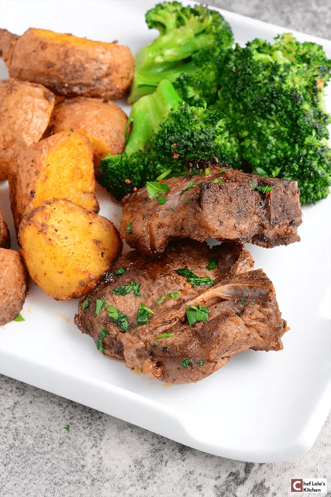 Chuletas de cordero fritas: tiernas y jugosas