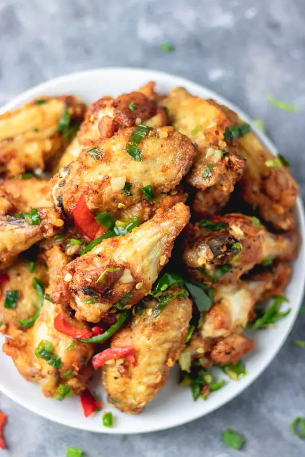 Alitas de pollo con sal y pimienta Alitas de pollo con sal y pimienta