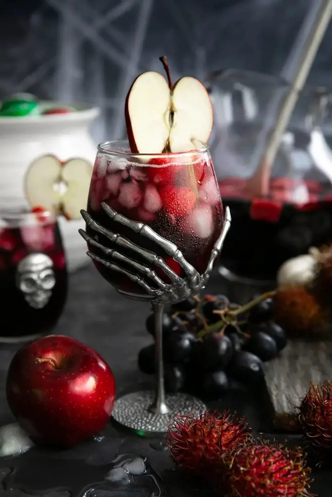25 cócteles de Halloween que encantarán a tus invitados 25 cócteles de Halloween que encantarán a tus invitados
