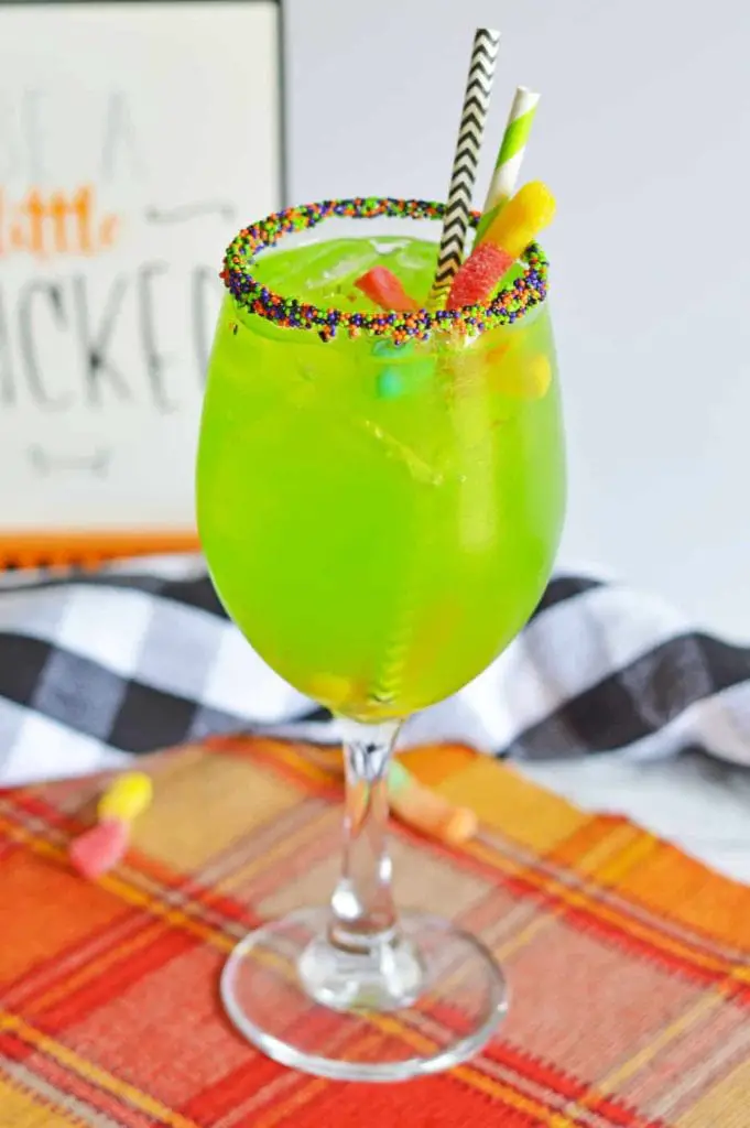 25 cócteles de Halloween que encantarán a tus invitados 25 cócteles de Halloween que encantarán a tus invitados