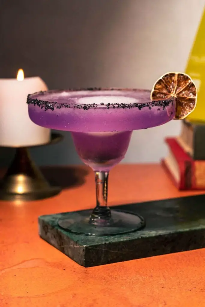 25 cócteles de Halloween que encantarán a tus invitados 25 cócteles de Halloween que encantarán a tus invitados
