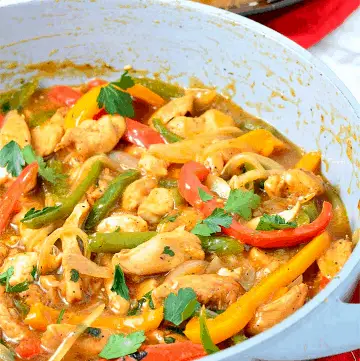 Pollo y pimientos salteados fáciles Pollo y pimientos salteados fáciles