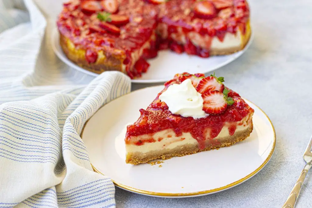 Receta fácil de tarta de queso con fresas y proteínas Receta fácil de tarta de queso con fresas y proteínas