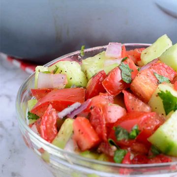 Kachumbari – ensalada de cebolla, tomate y pepino