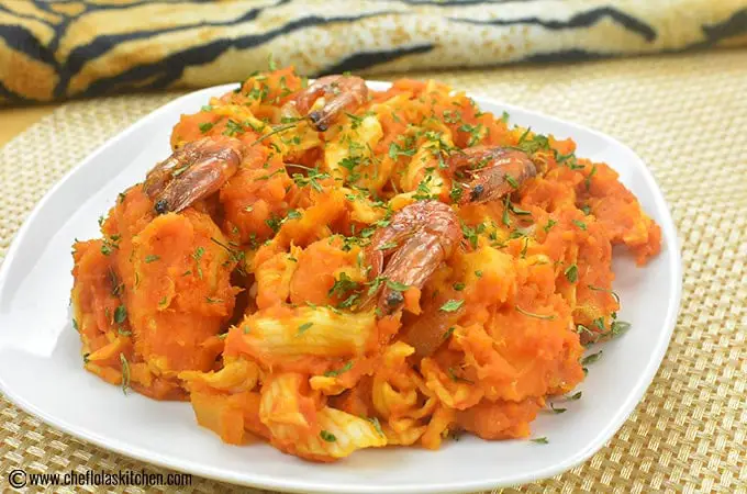 Receta de estofado de ñame/gachas de ñame (Asaro). Receta de estofado de ñame/gachas de ñame (Asaro).