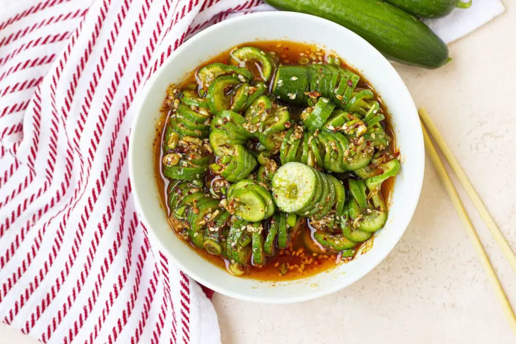 Receta TikTok de ensalada asiática de pepino Receta TikTok de ensalada asiática de pepino