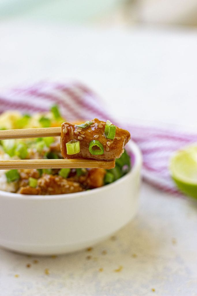 La mejor receta de tazón de pollo teriyaki y piña