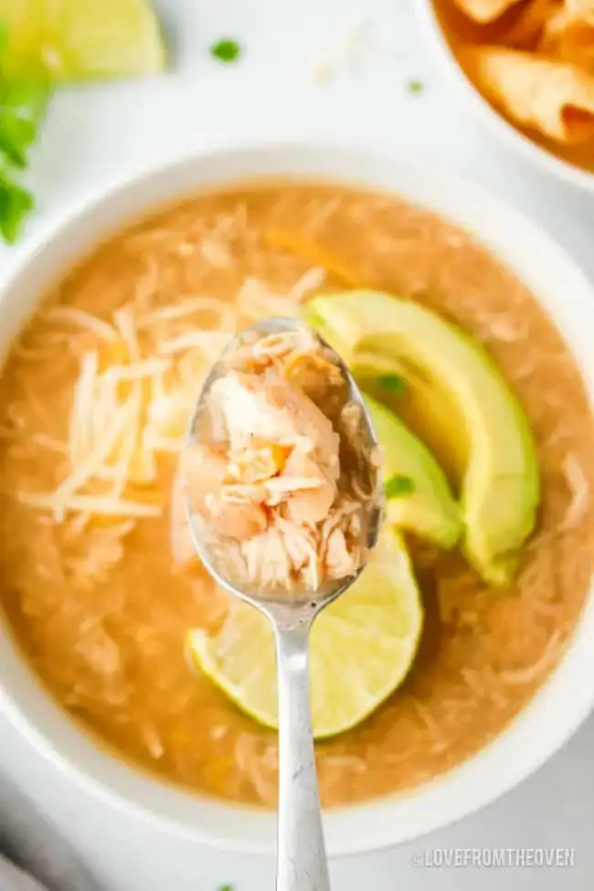 30 recetas de sopas de verano que demuestran que las sopas no son solo para el invierno