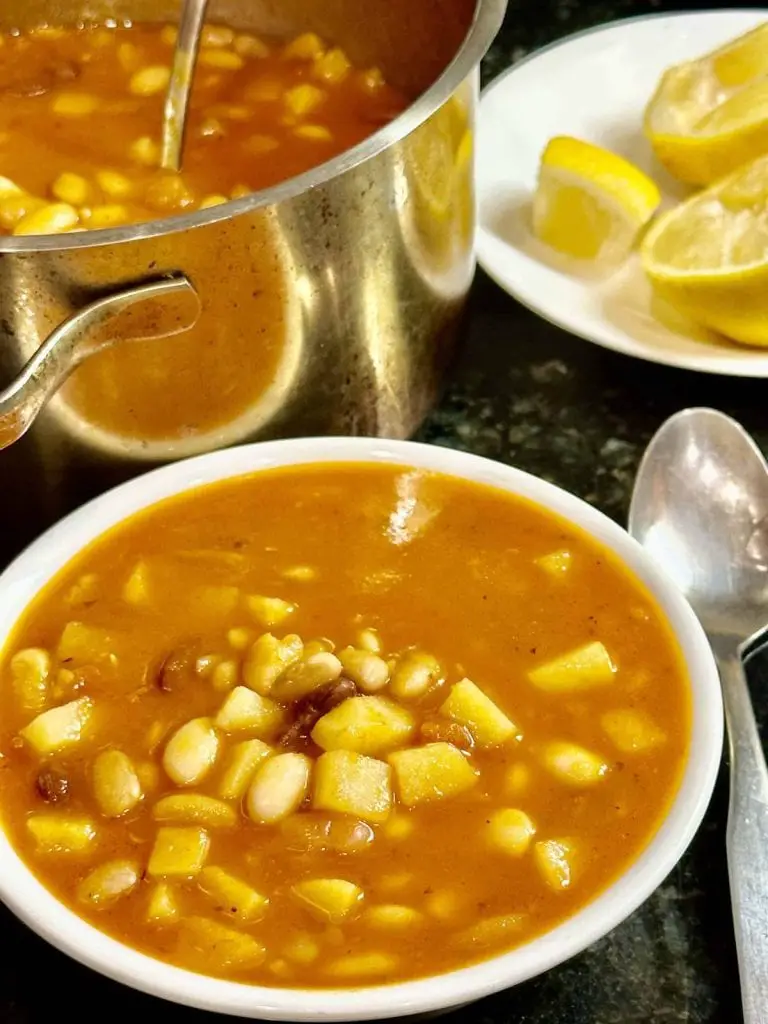 30 recetas de sopas de verano que demuestran que las sopas no son solo para el invierno