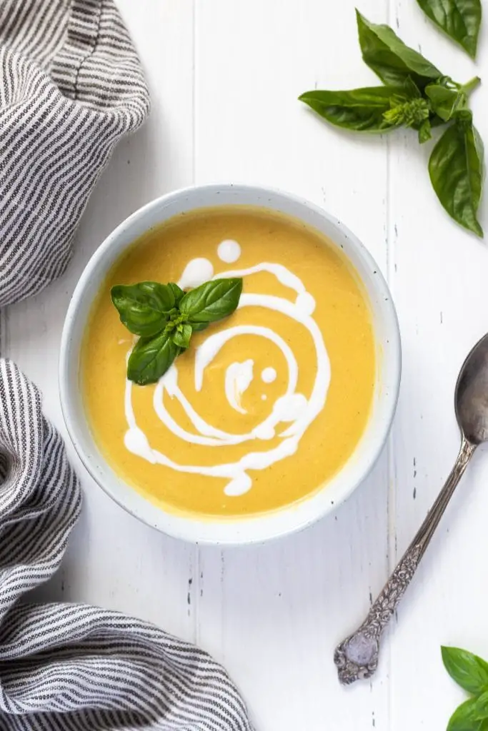 30 recetas de sopas de verano que demuestran que las sopas no son solo para el invierno 30 recetas de sopas de verano que demuestran que las sopas no son solo para el invierno