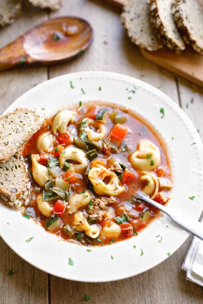 30 recetas de sopas de verano que demuestran que las sopas no son solo para el invierno