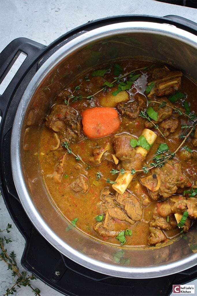 Cabra al curry instantáneo