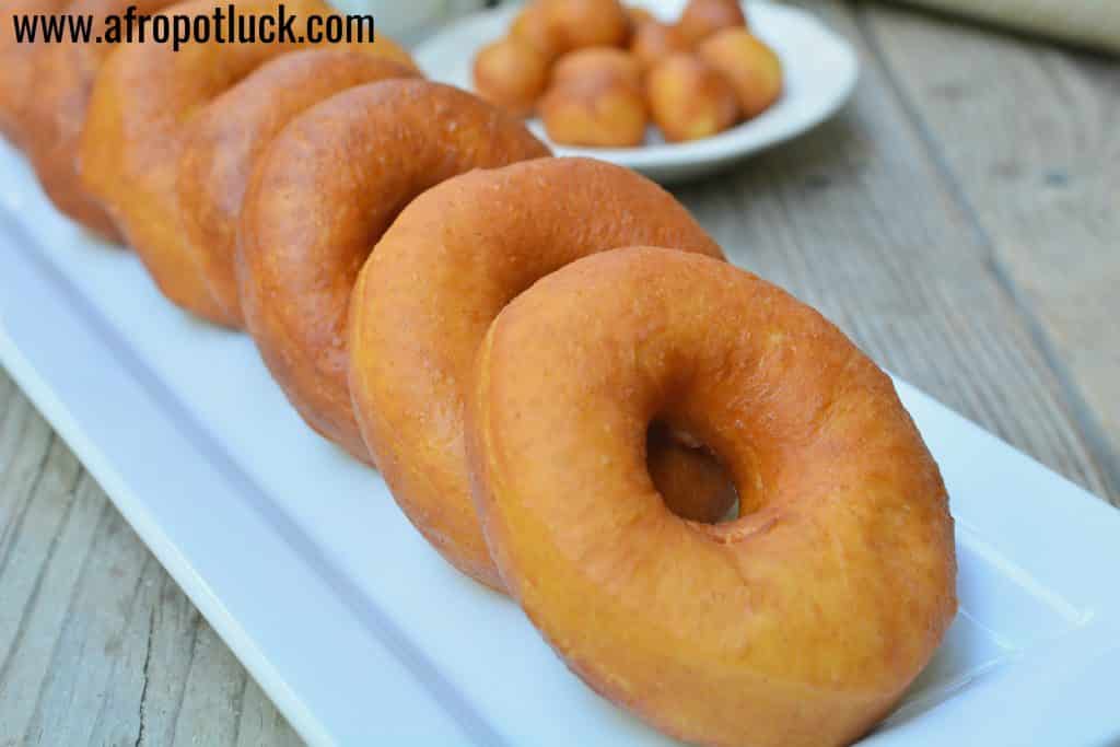 Donuts de levadura simples Donuts de levadura simples