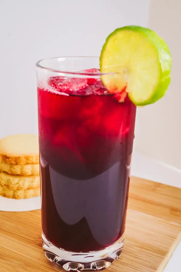 Bebida Zobo (bebida de hibisco)