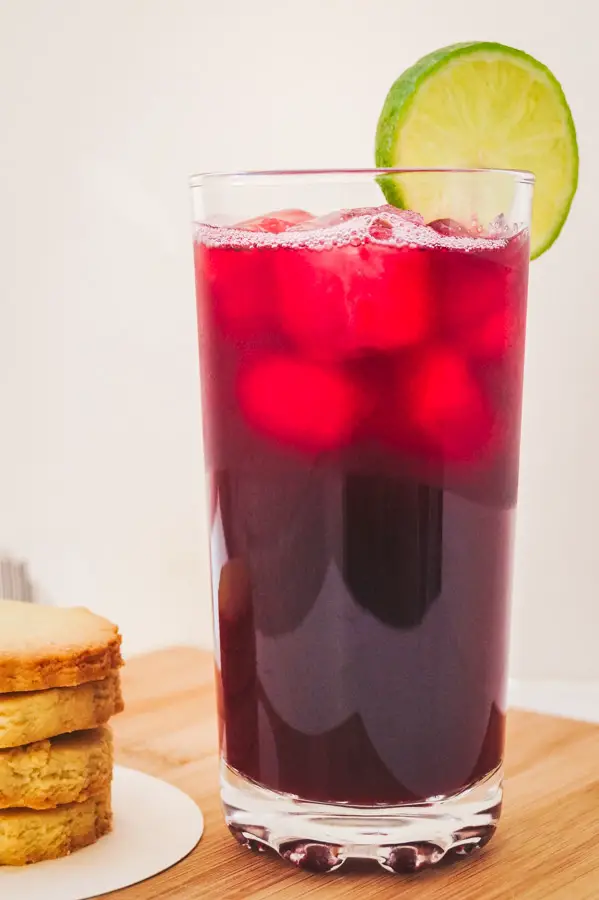 Bebida Zobo (bebida de hibisco)