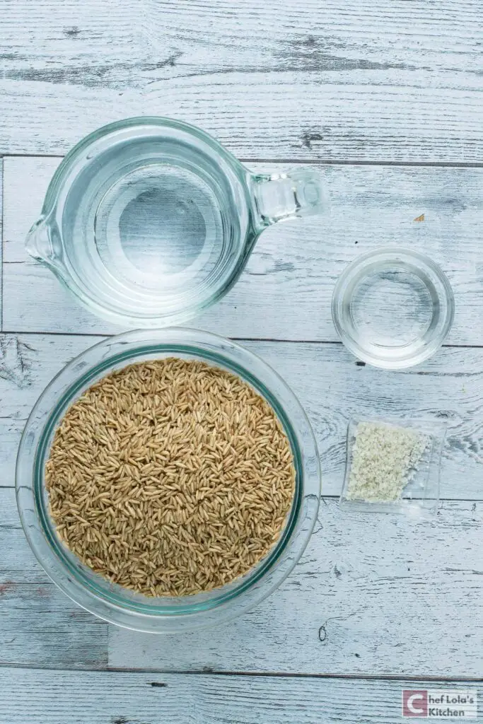 Arroz integral instantáneo en una olla Arroz integral instantáneo en una olla