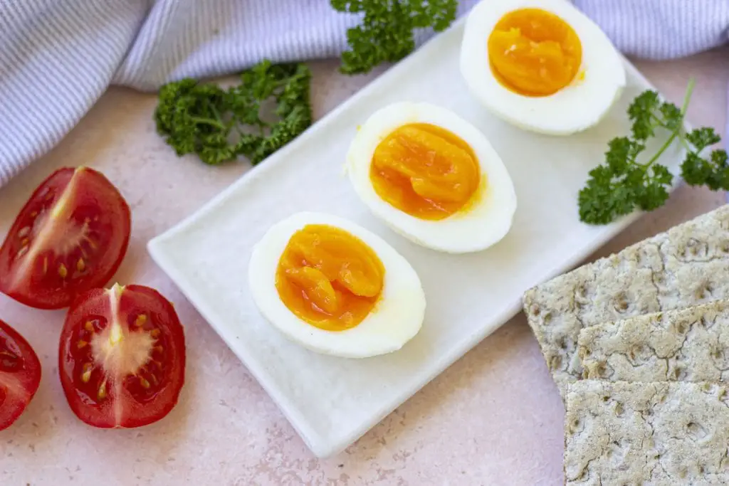 Huevos pasados ​​por agua perfectos en la freidora en 10 minutos