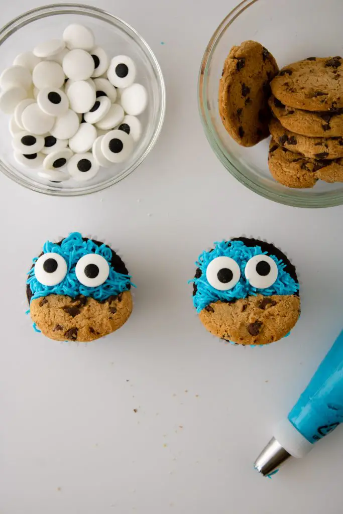 Cupcakes fáciles del monstruo de las galletas