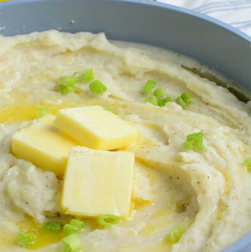 Puré de patatas casero deliciosamente cremoso Puré de patatas casero deliciosamente cremoso
