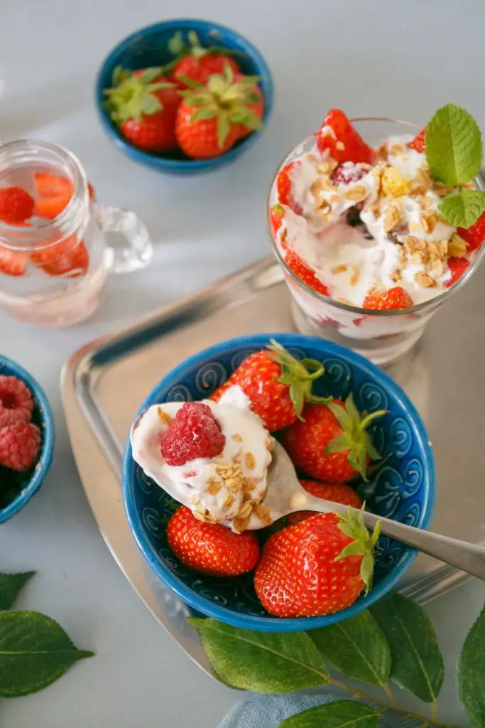Receta de parfait de yogur de McDonald's hecho en 2 minutos Receta de parfait de yogur de McDonald's hecho en 2 minutos