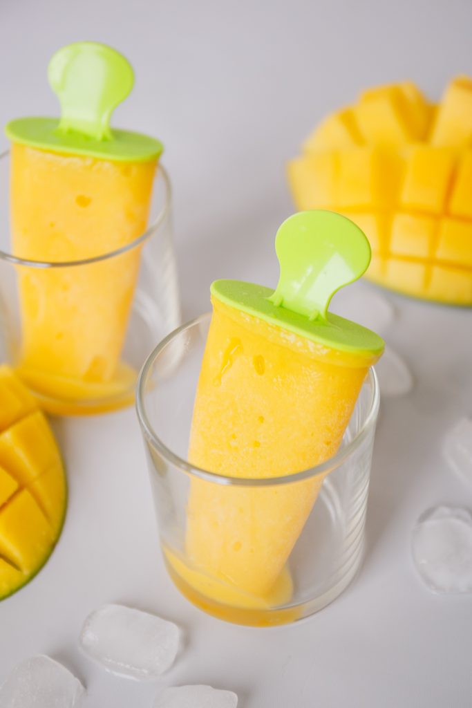 Paletas de mango caseras fáciles (4 ingredientes)