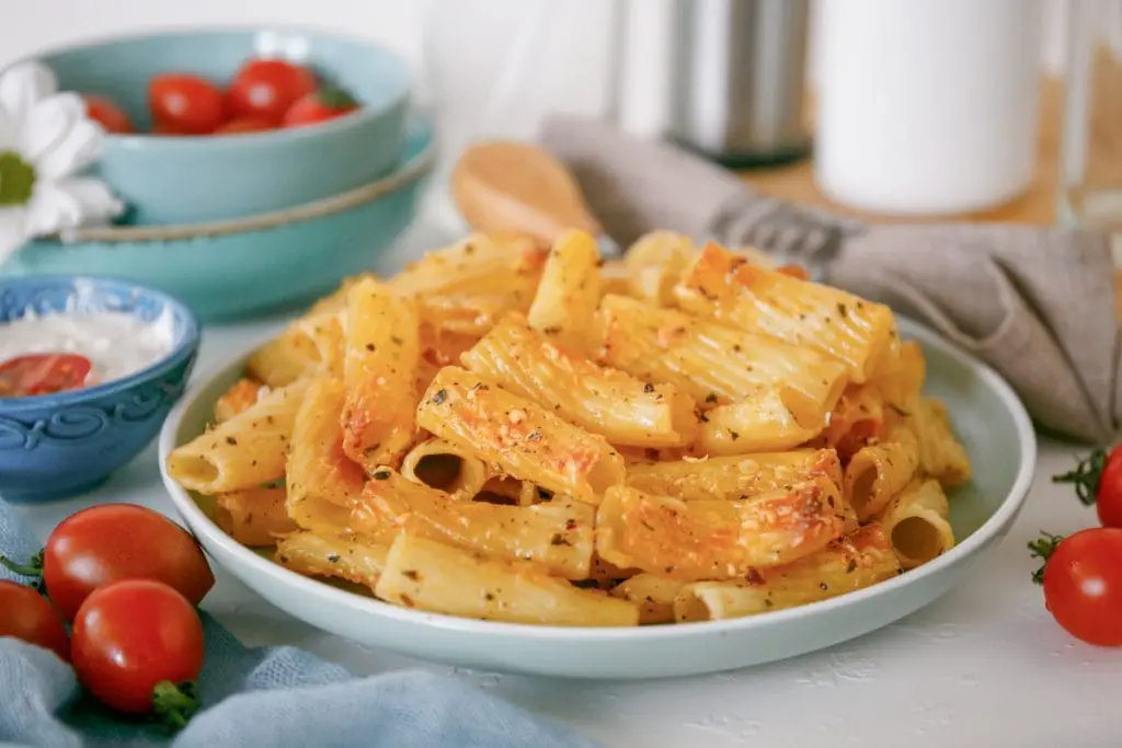 Chips de fideos virales de TikTok, pero mejores (receta al horno) Chips de fideos virales de TikTok, pero mejores (receta al horno)