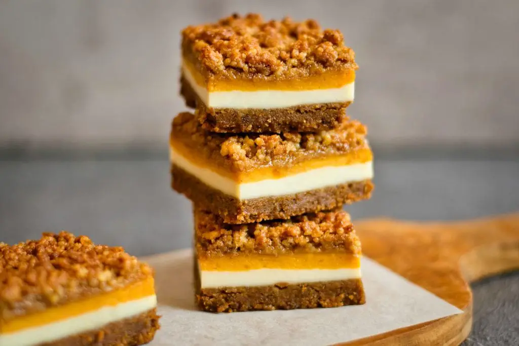 Barras veganas de tarta de queso y calabaza (con galletas Lotus Biscoff)