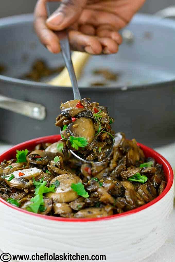 Champiñones salteados con ajo Champiñones salteados con ajo