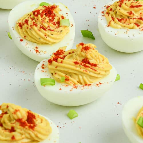 Huevos rellenos de Dijon, brillantes y atrevidos Huevos rellenos de Dijon, brillantes y atrevidos