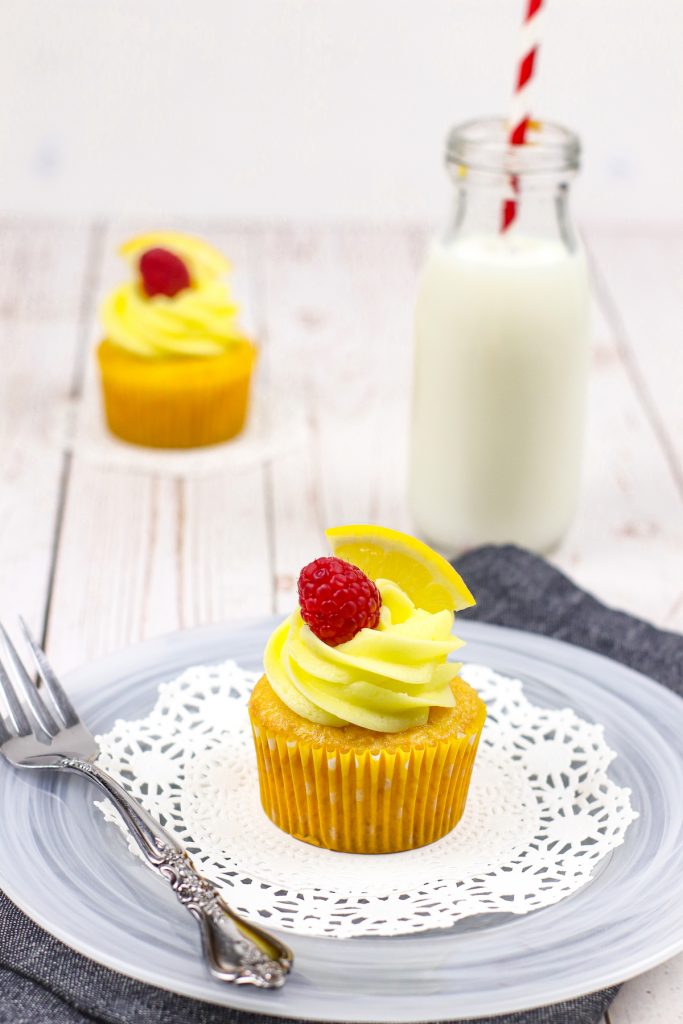 Los mejores cupcakes de limón y frambuesa con mezcla para pastel