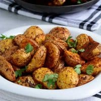 Patatas tiernas crujientes con freidora de aire | ¡rapido y facil! Patatas tiernas crujientes con freidora de aire | ¡rapido y facil!