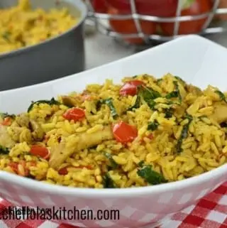 Pollo y arroz fáciles en una olla