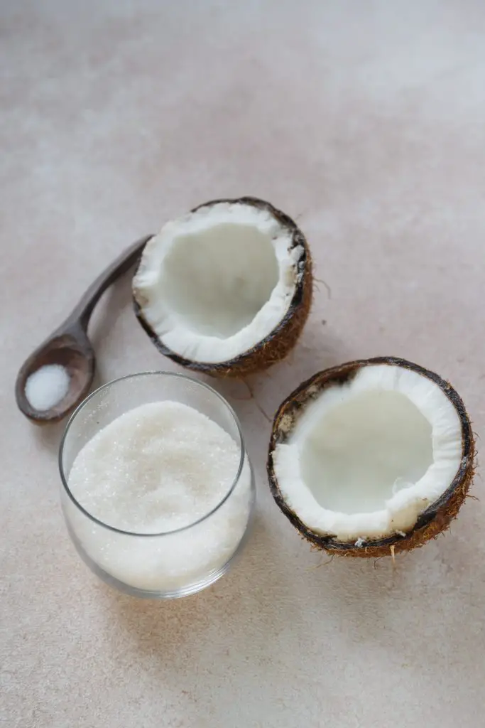 Cómo hacer dulce de coco crujiente nigeriano (3 ingredientes) Cómo hacer dulce de coco crujiente nigeriano (3 ingredientes)