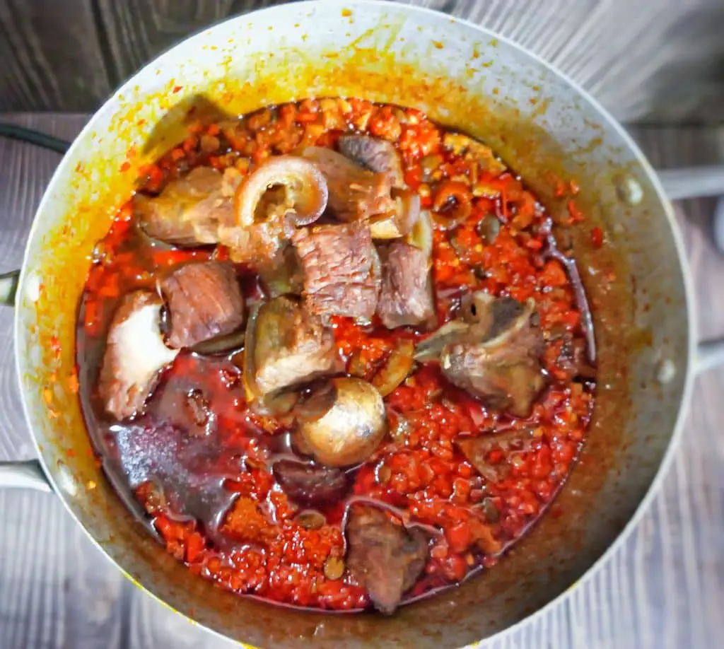 Cómo hacer Efo Riro (receta fácil de guiso de espinacas nigeriano) Cómo hacer Efo Riro (receta fácil de guiso de espinacas nigeriano)