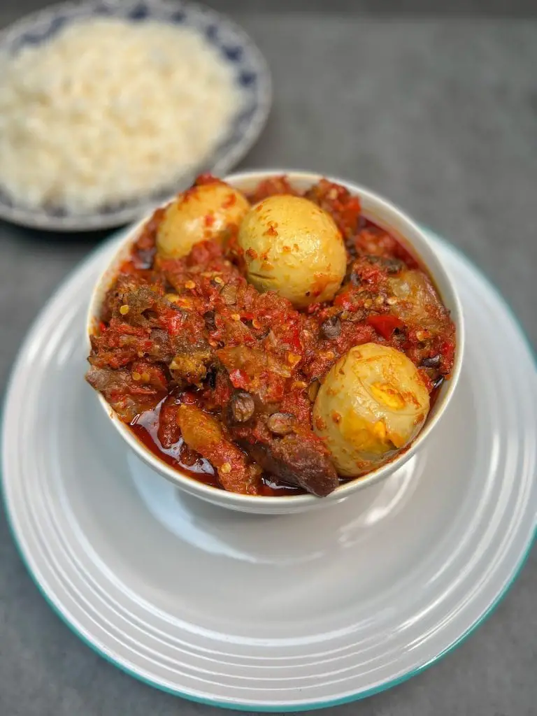 Cómo hacer la REAL Ofada nigeriana (estofado de pimiento rojo).