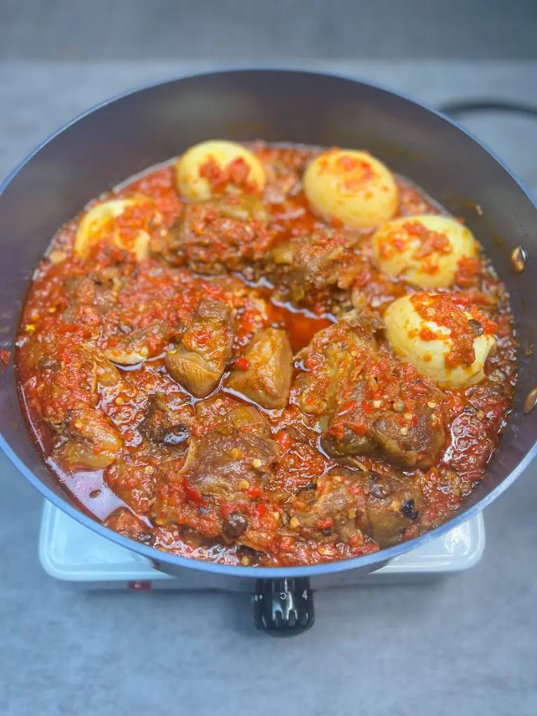 Cómo hacer la REAL Ofada nigeriana (estofado de pimiento rojo).