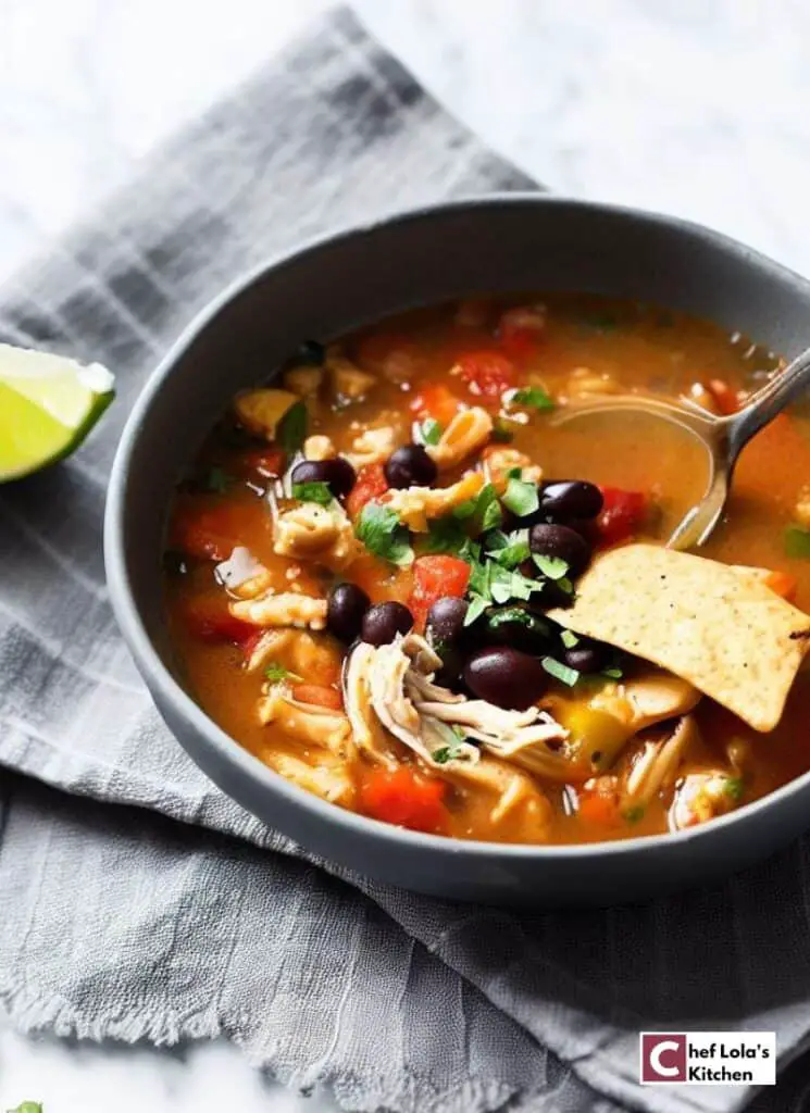 Receta de sopa de tortilla de pollo con pollo asado Receta de sopa de tortilla de pollo con pollo asado